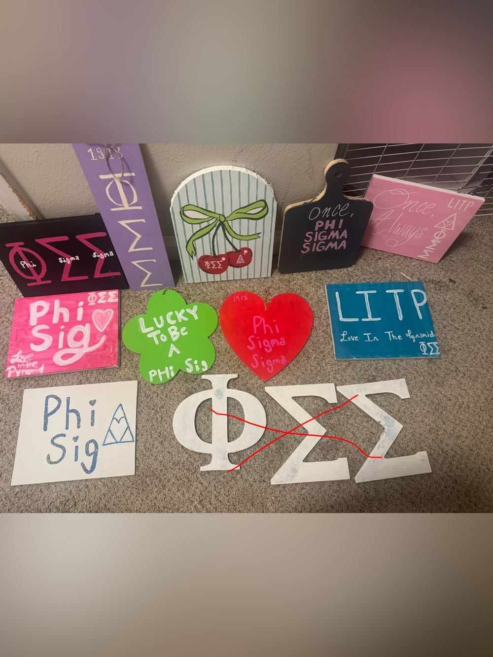 Phi Sigma Sigma Decor